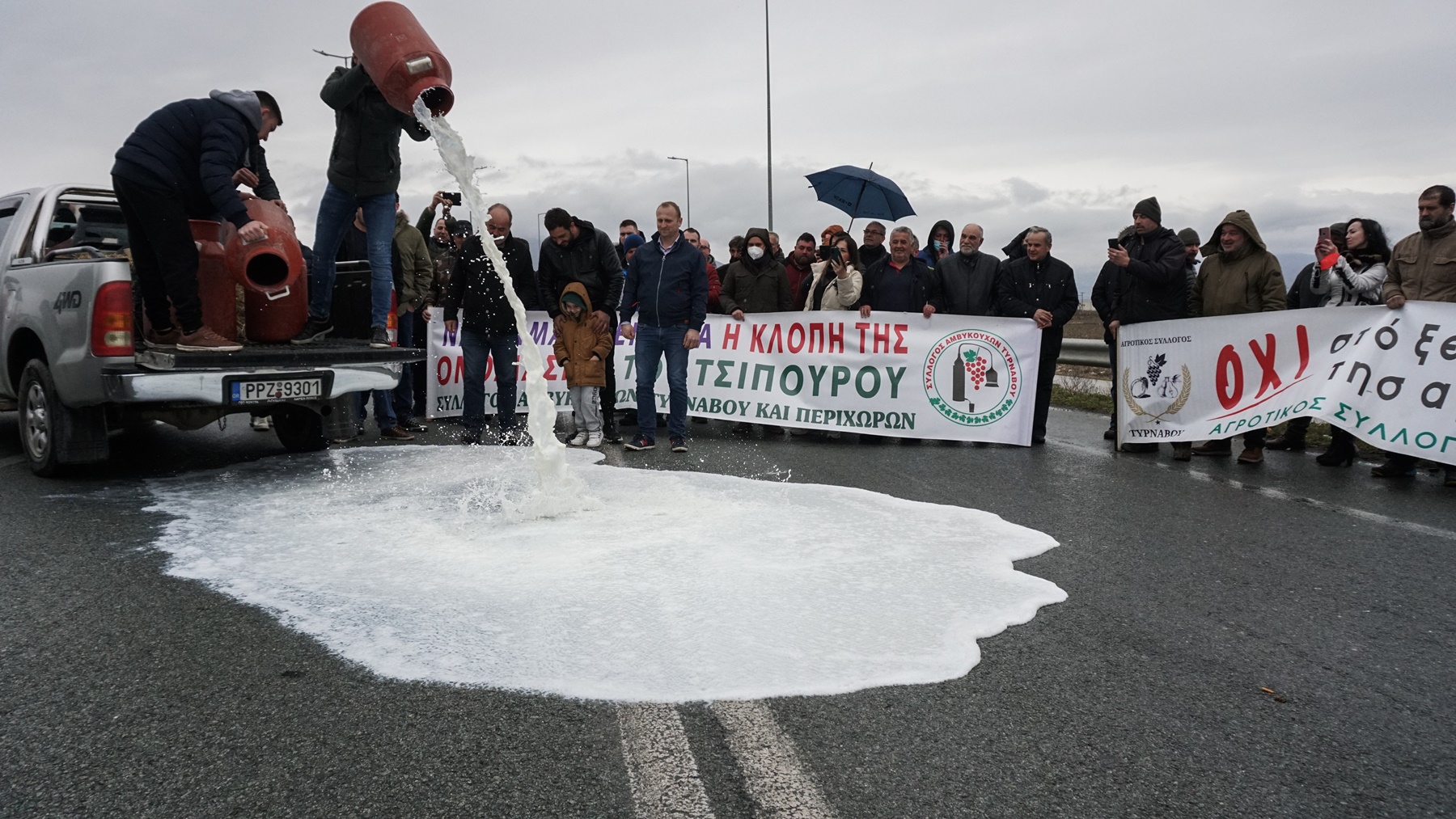 Μπλόκα αγροτών 2022 – Λάρισα: Κλιμάκωση κινητοποιήσεων, ζητούν συνάντηση με Μητσοτάκη