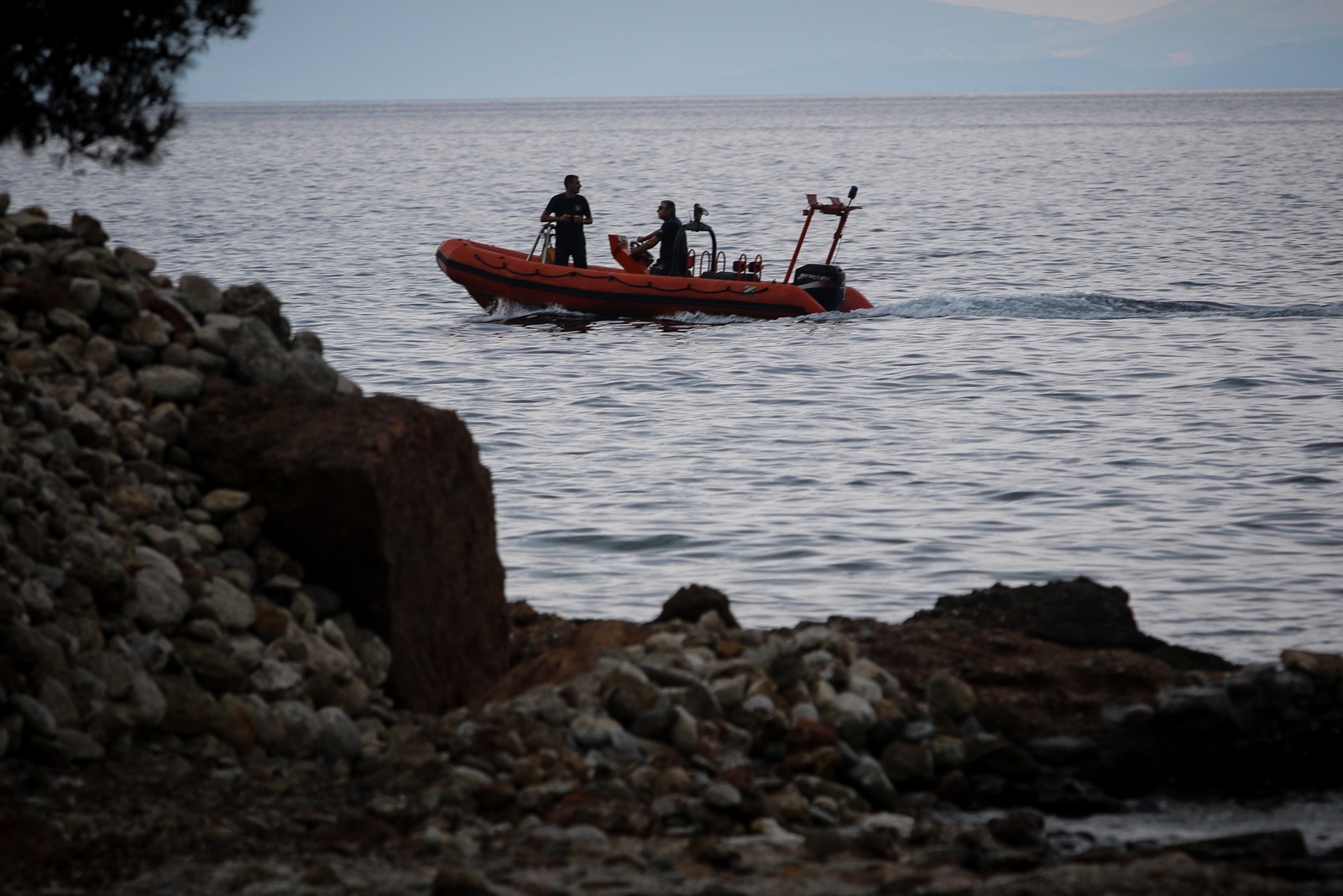 Βοήθεια από το Λιμενικό σε χειριστή σκάφους που έπλεε σε θαλάσσια περιοχή στα Χανιά