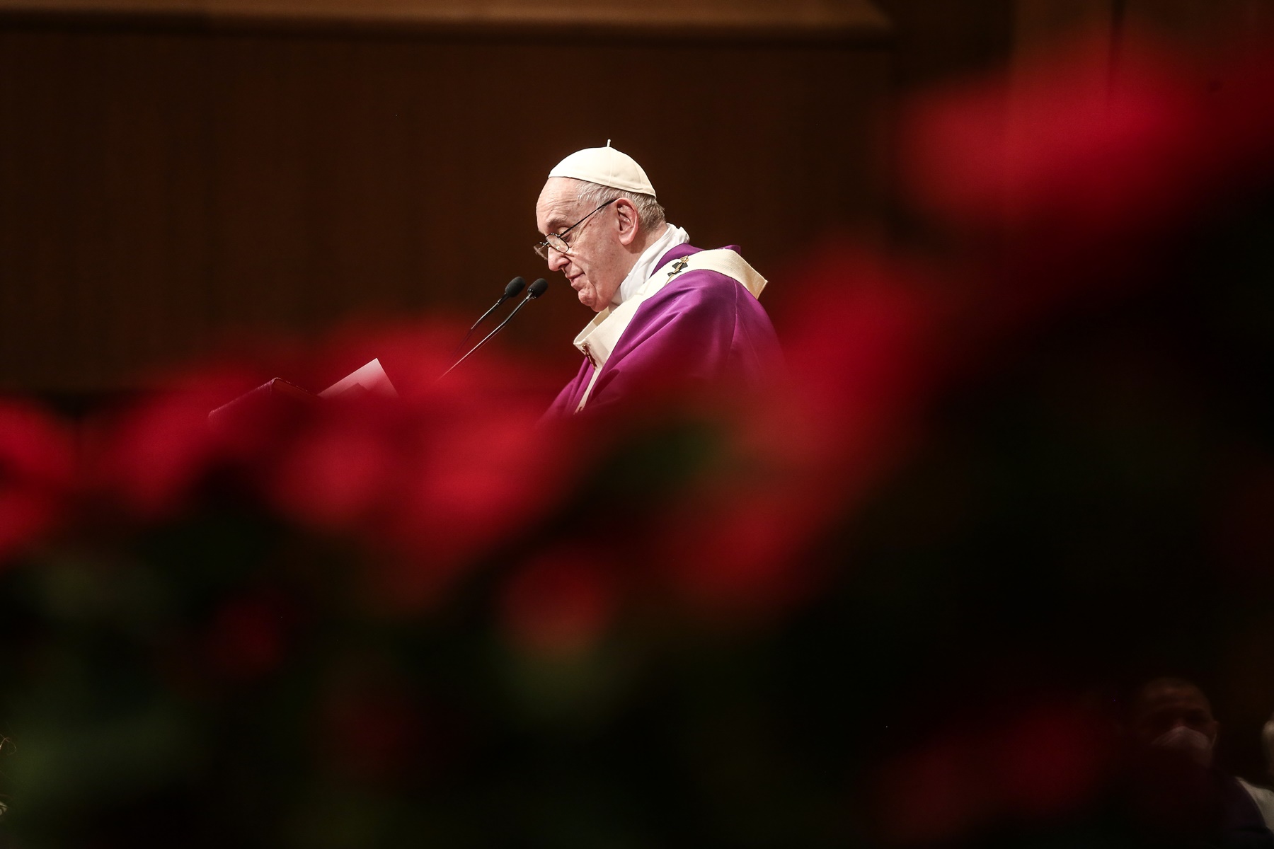 Πάπας – πόδια κρατουμένων: Ακολουθώντας το παράδειγμα του Ιησού