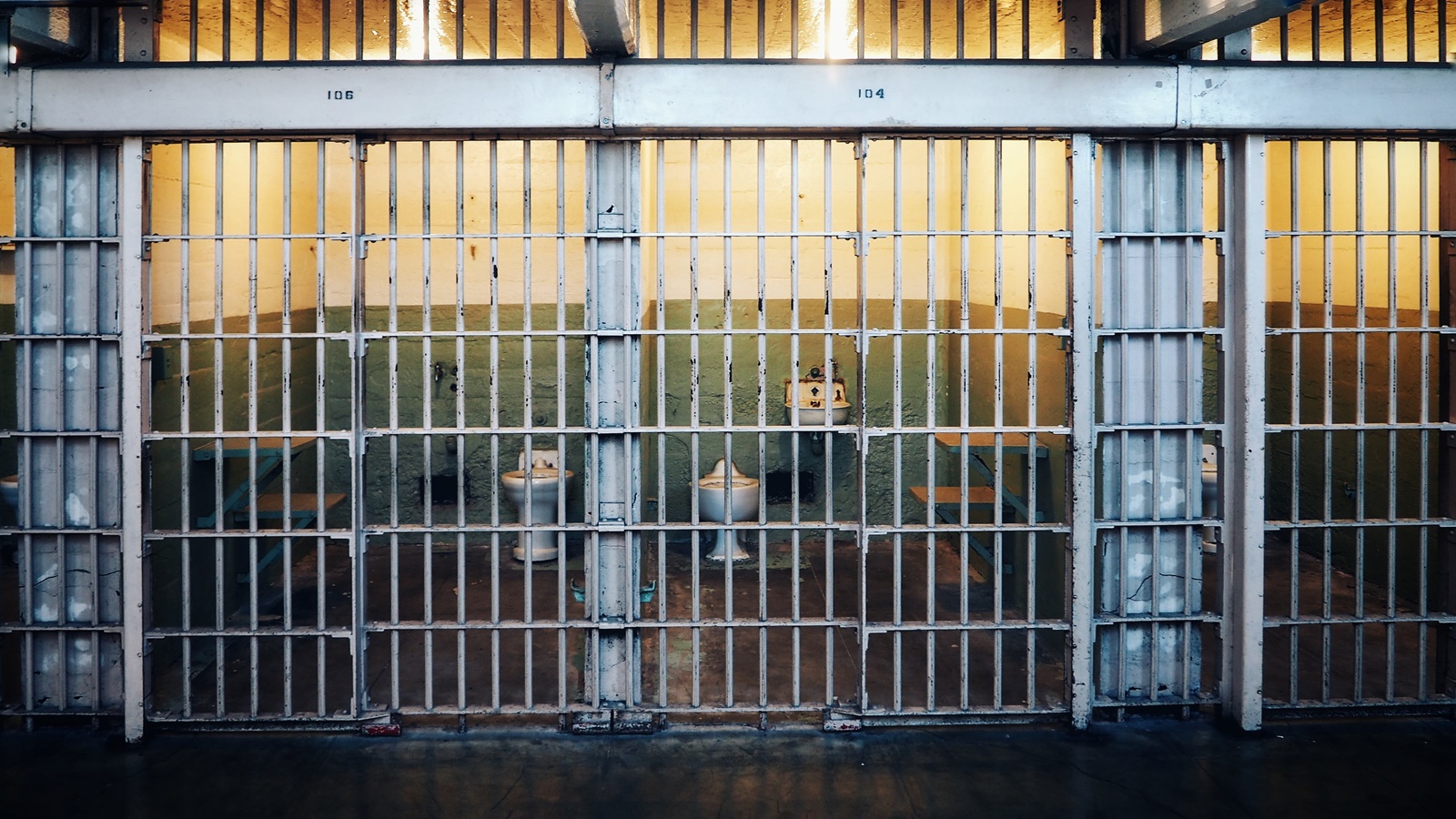 Στη φυλακή για αποβολή: Γυναίκα βγήκε έπειτα από 13 χρόνια