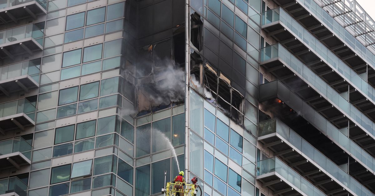 Φωτιά σε ουρανοξύστη – Λονδίνο: Συναγερμός στην πυροσβεστική