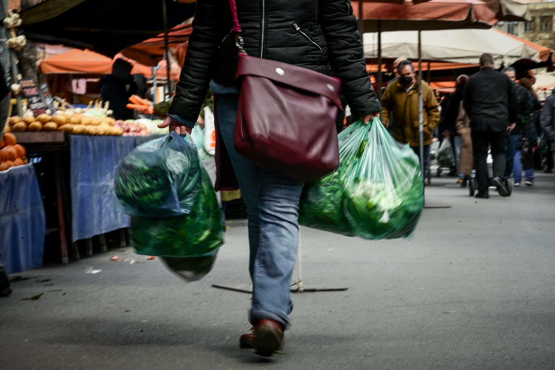 Έρευνα ΓΣΕΕ: Το 74% έχει περιορίσει τα έξοδα για θέρμανση