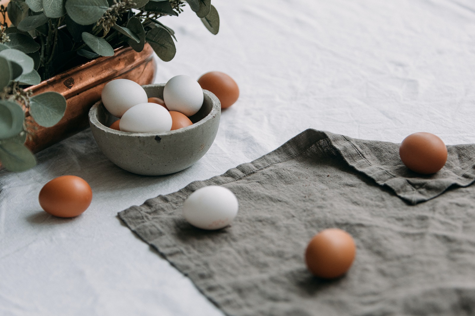 Πόσα αυγά μπορώ να τρώω την ημέρα: Τι ακριβώς ισχύει με την χοληστερίνη;