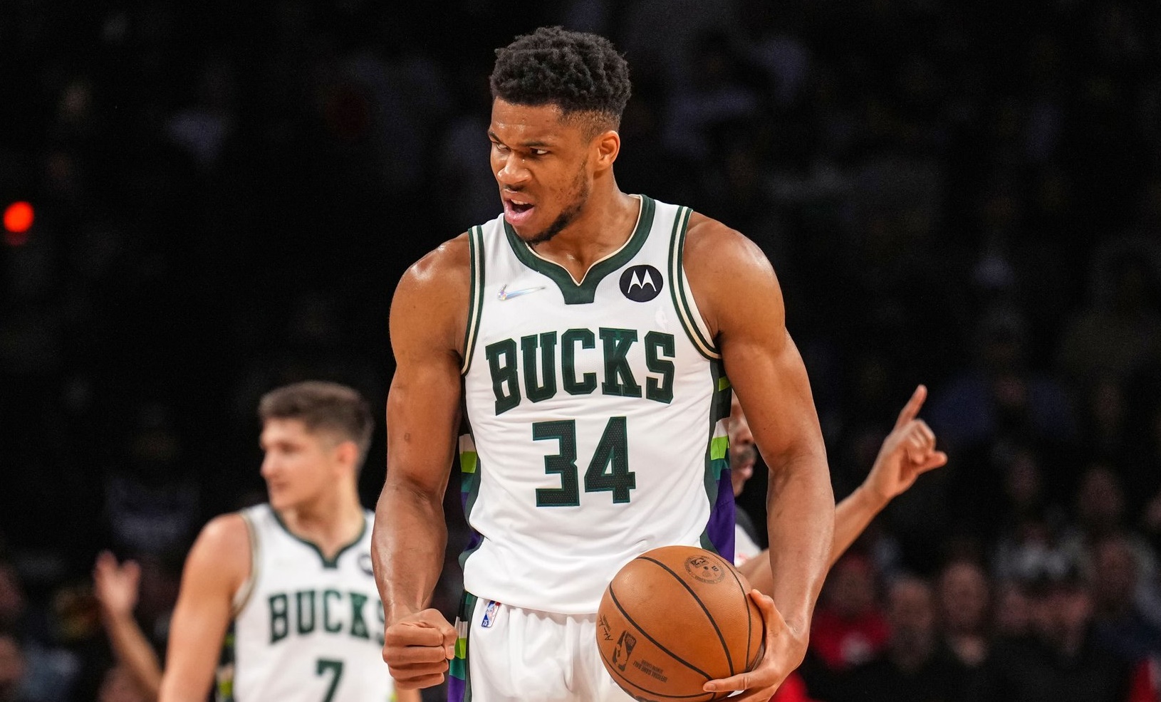 Αντετοκούνμπο φανέλα: Έχει πέραση… ο Greek Freak