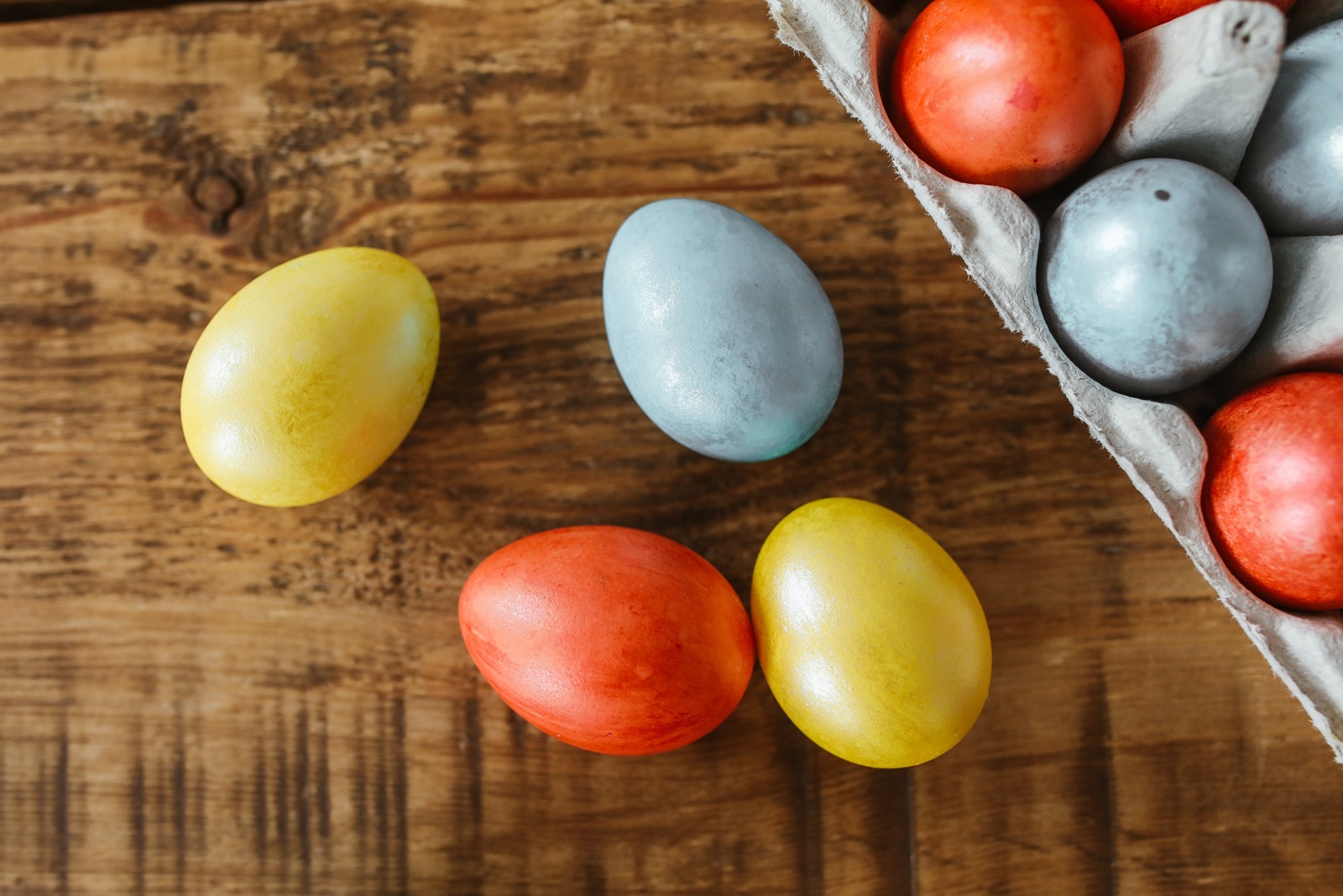 Αυγά πασχαλινά με φυσικό τρόπο: Πώς γίνεται το βάψιμο – Τα μυστικά