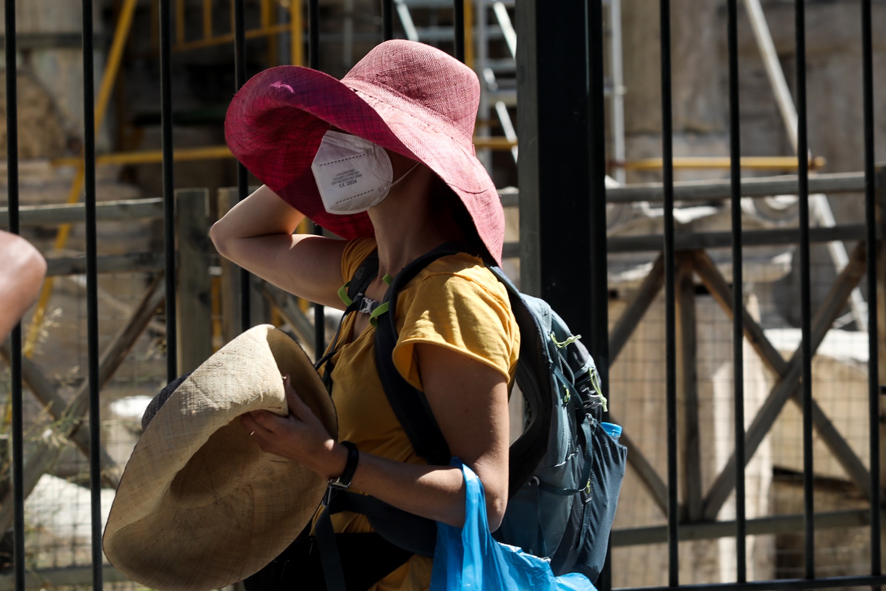 Κατάργηση μάσκας σε εσωτερικούς χώρους: Τι θα ισχύει από την 1η Ιουνίου