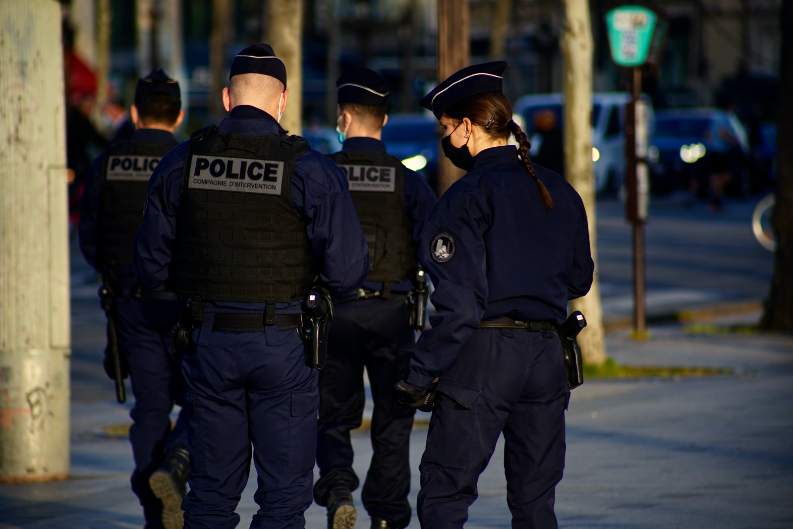 Παρίσι – νεκροί: Αστυνομικοί άνοιξαν πυρ εναντίον αυτοκινήτου που κινήθηκε εναντίον τους