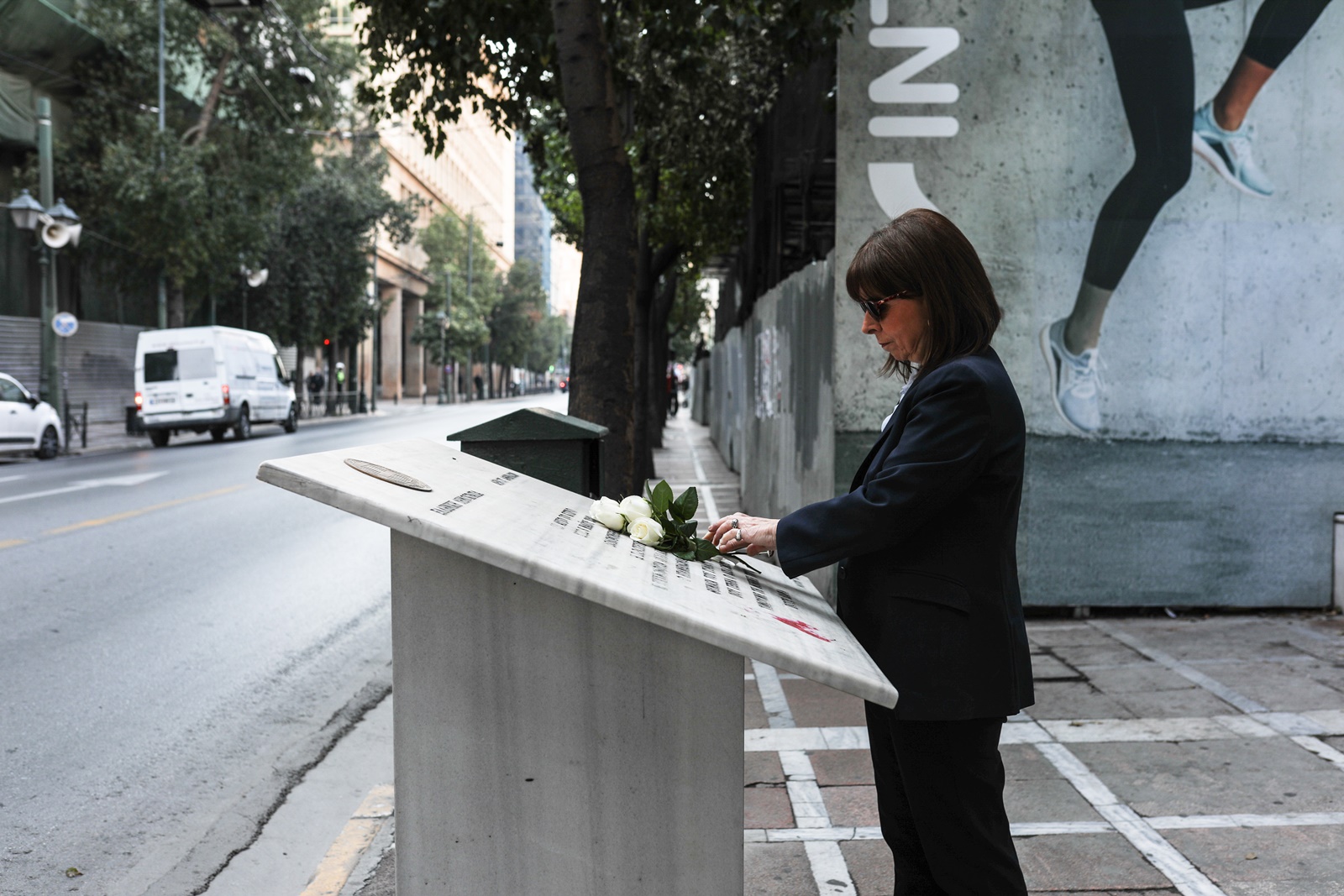 Μνημείο Marfin – Σακελλαροπούλου: Η ΠτΔ στο σημείο της τραγωδίας