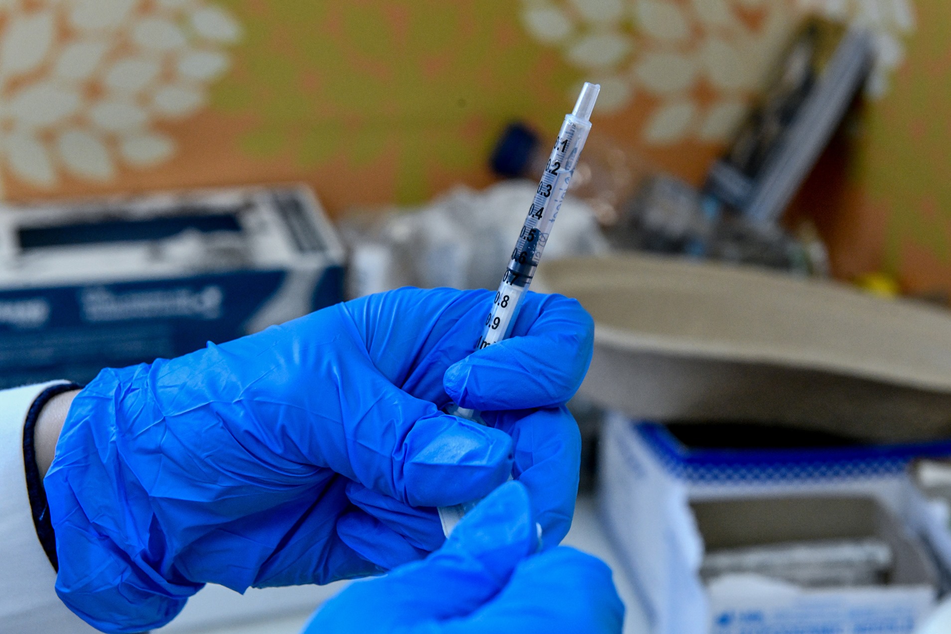 Κορονοϊός: Εμβόλιο για… εκπαιδευτικούς λόγους