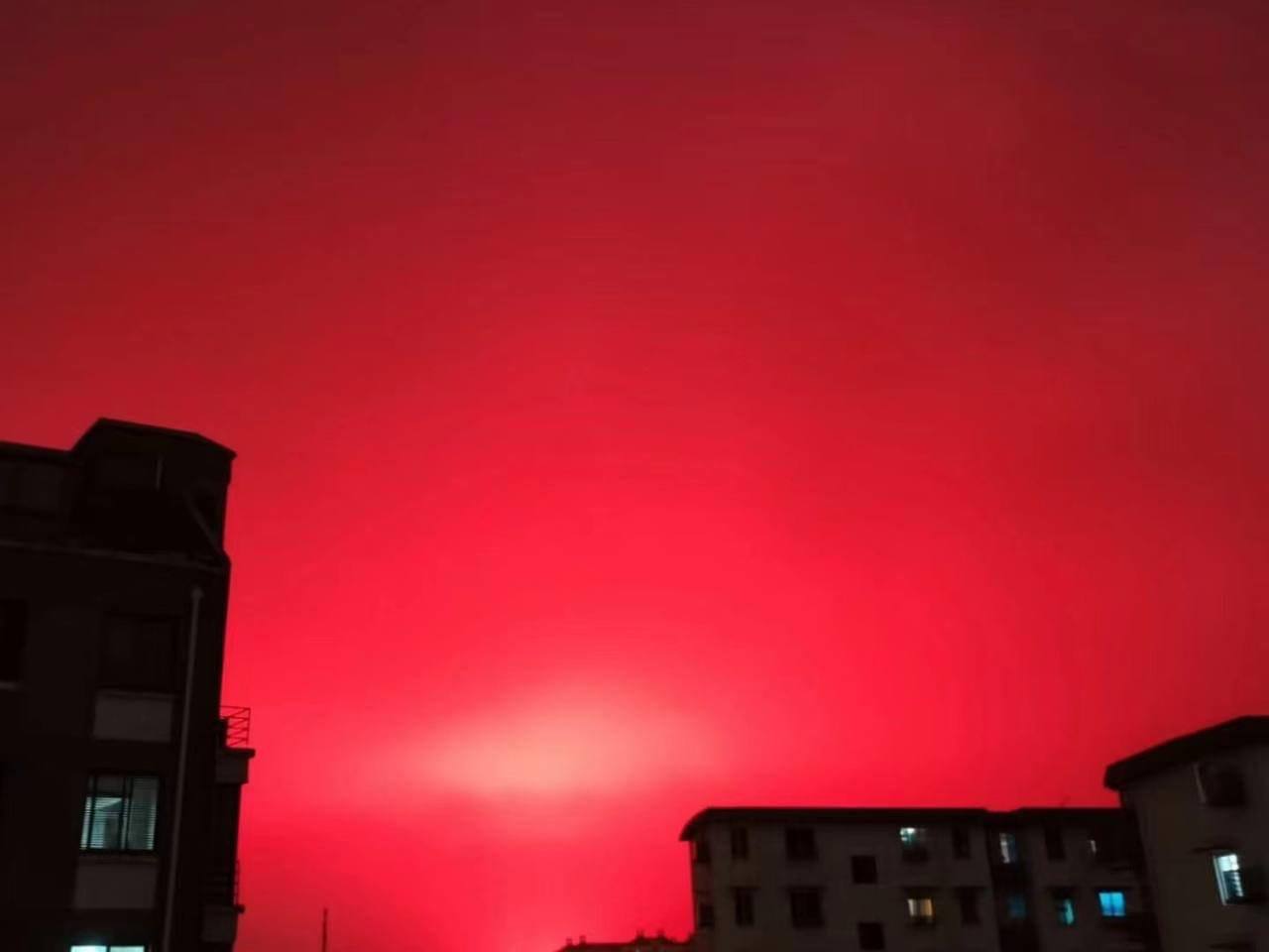 Κόκκινος ουρανός Ζουσάν: Ένα απόκοσμο θέαμα