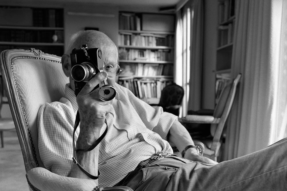 Henri Cartier-Bresson: Η αποφασιστική στιγμή ενός σπουδαίου φωτογράφου