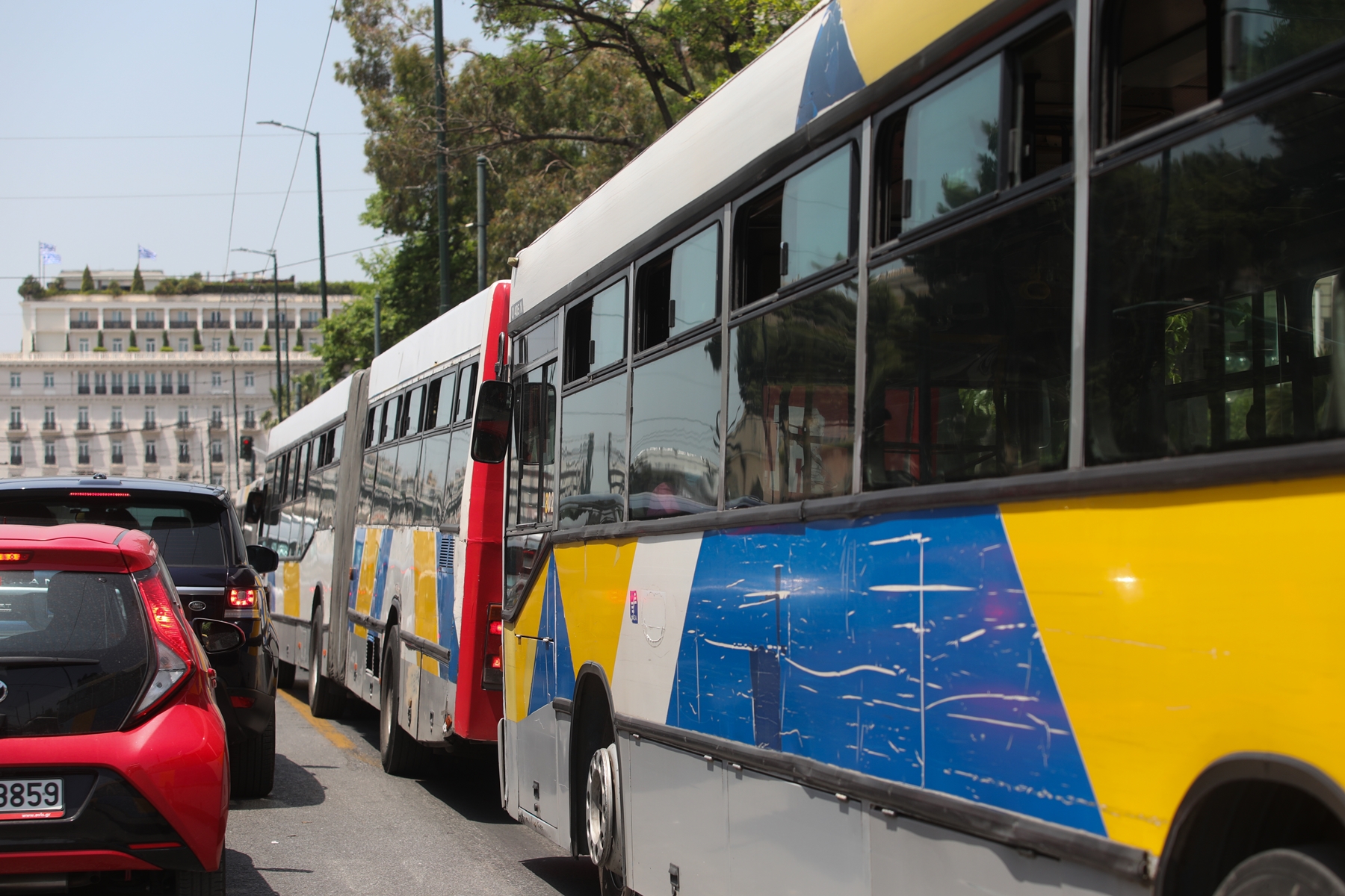 Οδηγός λεωφορείου – κόκκινο: Άγριος καβγάς με επιβάτη