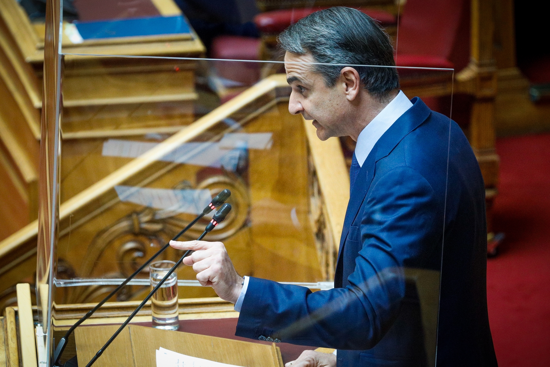 Μητσοτάκης – Τσίπρας Βουλή σήμερα: Κόντρα με φόντο τον Παπανδρέου, η απάντηση Σκανδαλίδη