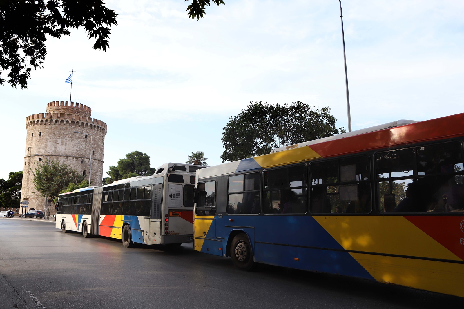 Απείλησαν ελεγκτές με μαχαίρι: Επεισόδιο μέσα στο λεωφορείο