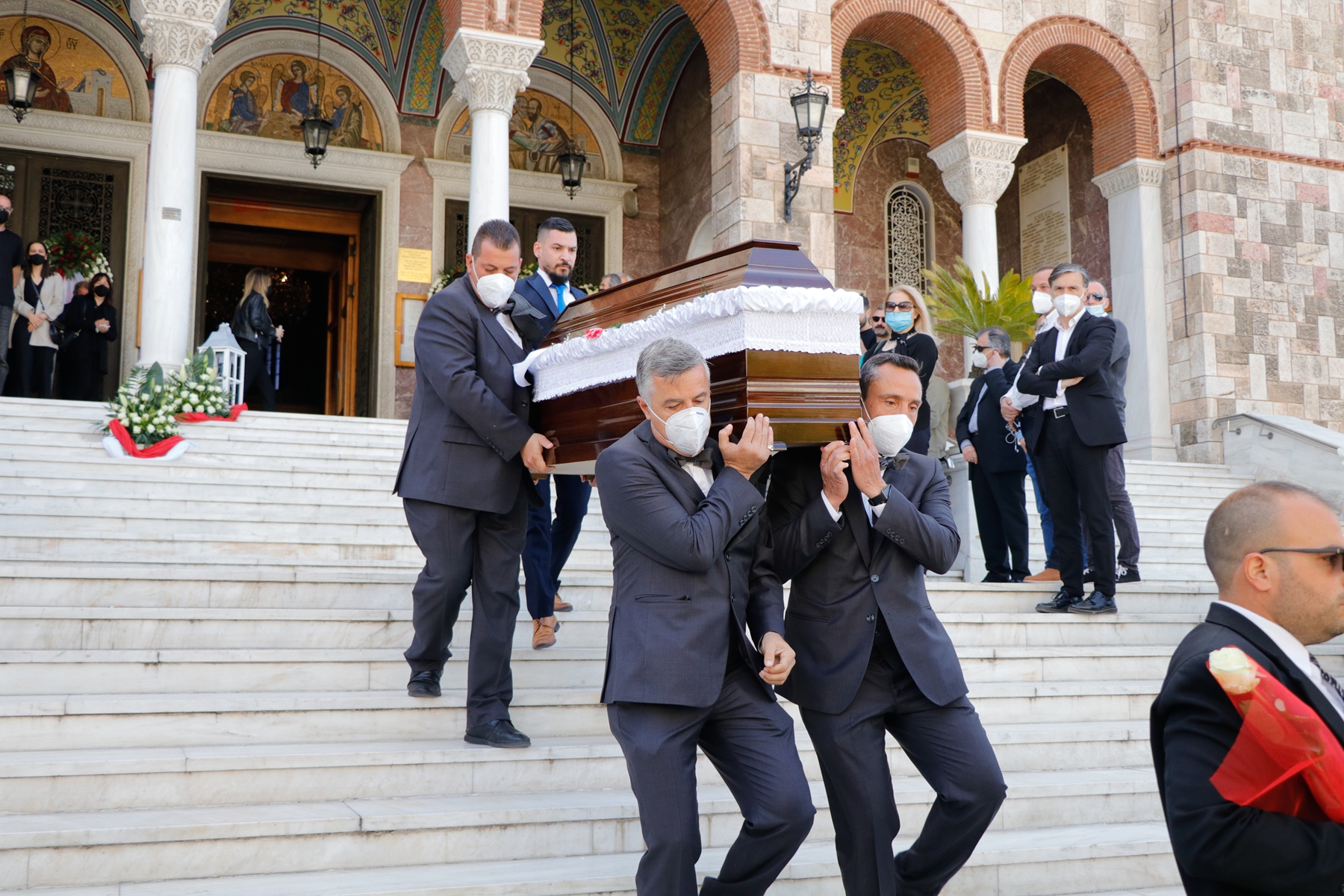 Κηδεία Βαγγέλη Ρούσσου: Το τελευταίο «αντίο» του Ολυμπιακού στον φροντιστή
