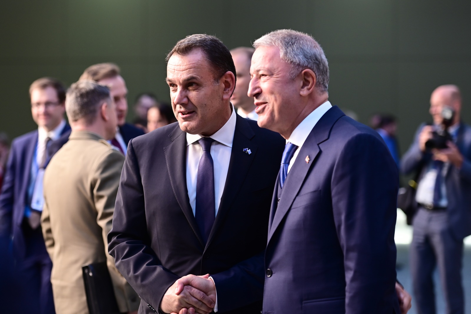 Παναγιωτόπουλος – Ακάρ ΝΑΤΟ: Τι λένε τα δύο Υπουργεία Άμυνας για τη συνομιλία