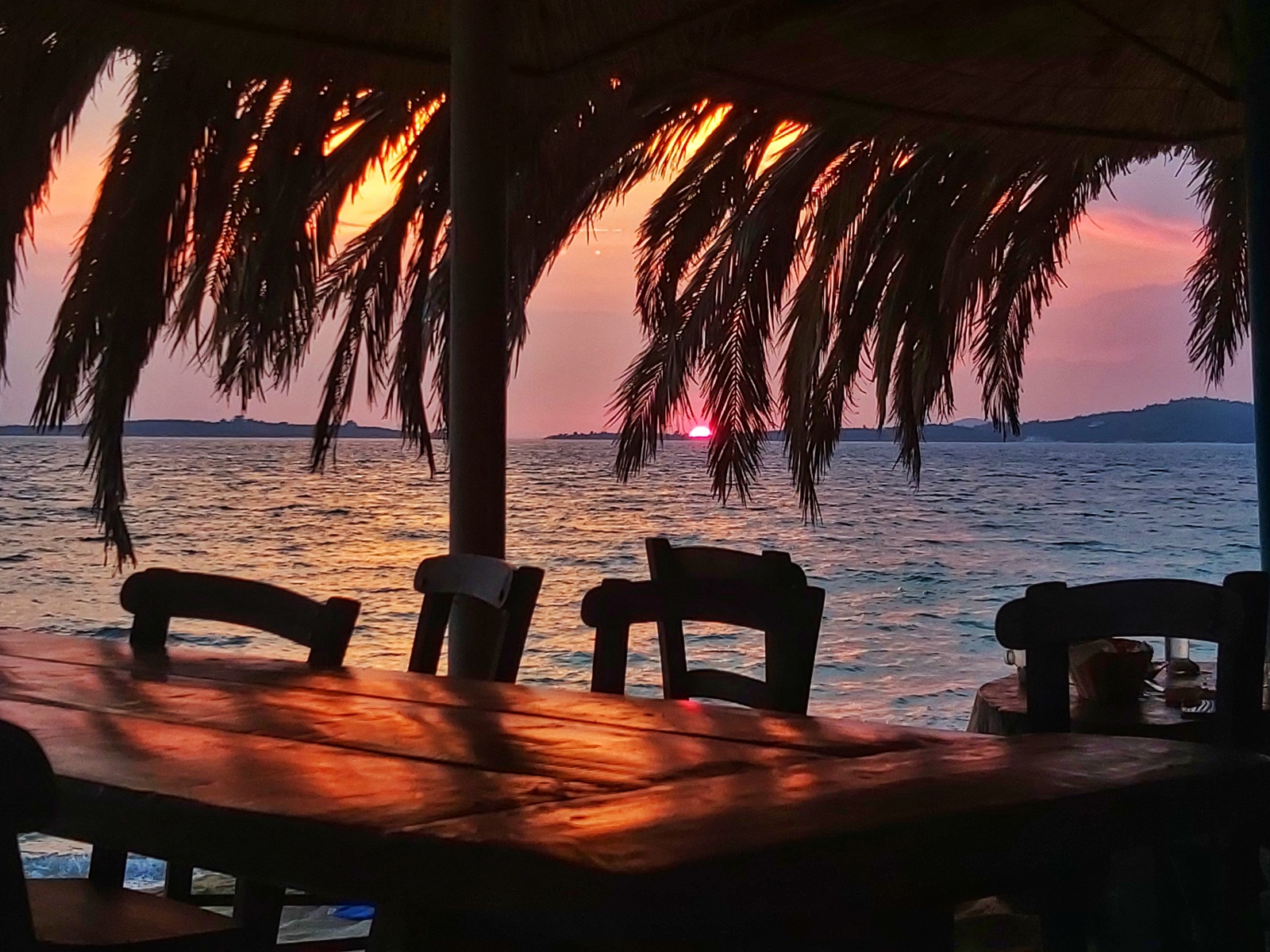 Μύκονος φοροδιαφυγή: Γνωστό beach restaurant με αδήλωτες ταμειακές