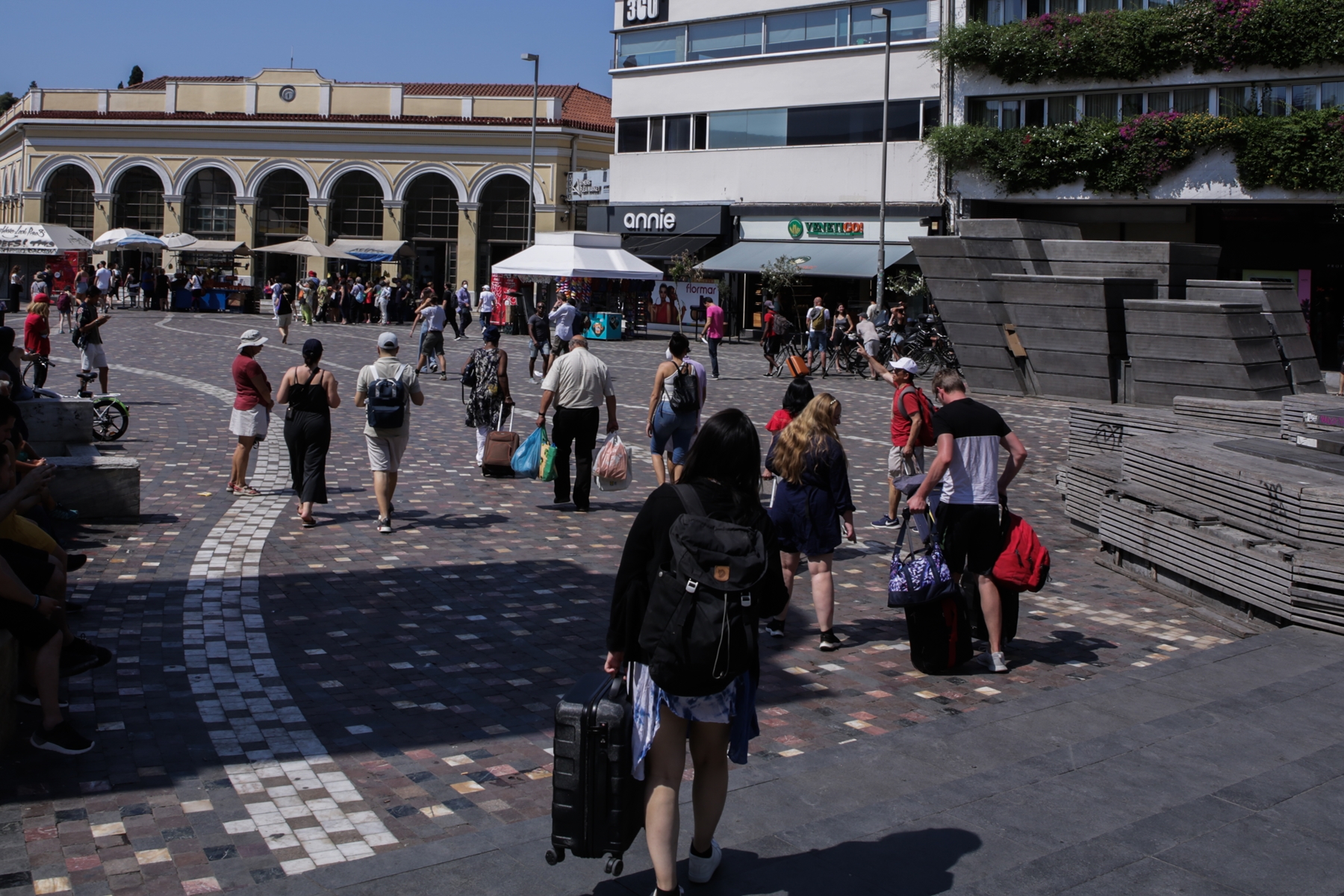 Επίδομα 1000 ευρώ σε ανέργους – ΟΑΕΔ: Ποιοι είναι οι 80.000 δικαιούχοι