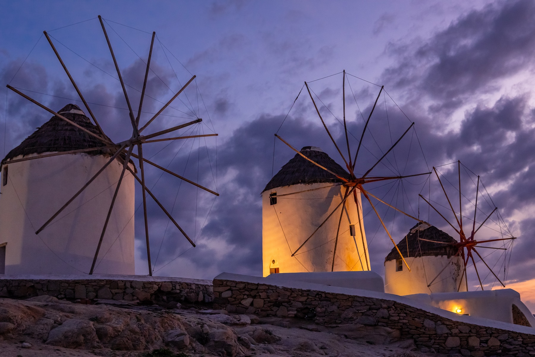 Συνελήφθη μόνιμος αξιωματικός Πολεμικής Αεροπορίας για πάρτι με ναρκωτικά