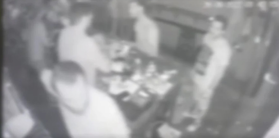 42χρονος Δημήτρης – Ραφήνα: Βίντεο από την συμπλοκή μέσα στο μπαρ