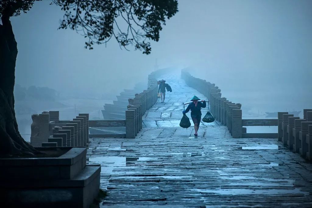 Καύσωνας στην Κίνα: Οι υψηλές θερμοκρασίες… έλιωσαν γέφυρα!