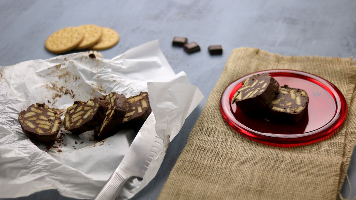 Εύκολος κορμός σοκολάτας με 3 υλικά: Υπάρχει ωραιότερο γλυκό;