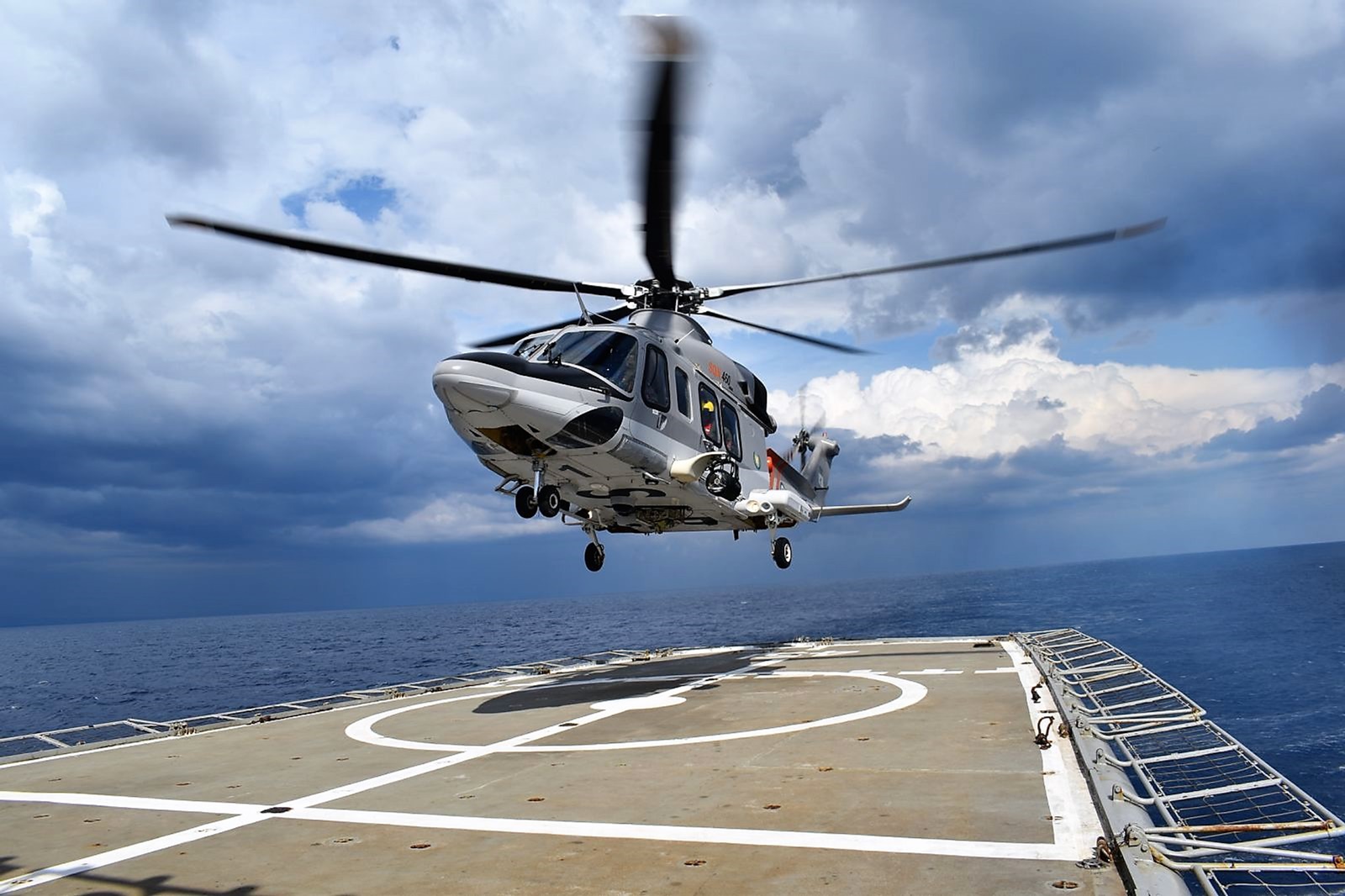 Διάσωση ναυτικών Πύλος: Εντυπωσιακό βίντεο με ελικόπτερο του Πολεμικού Ναυτικού