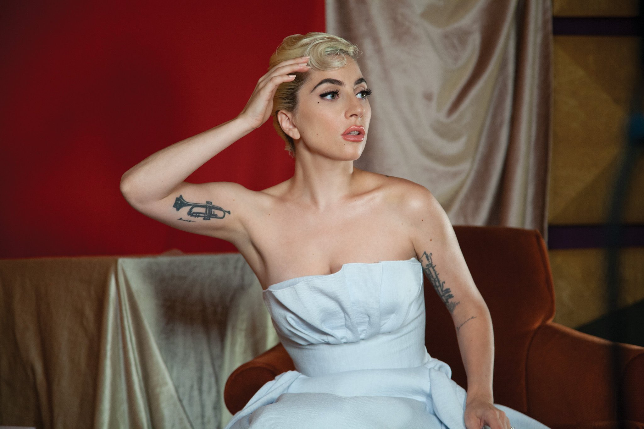 Lady Gaga viral: Η στιγμή που… εκσφενδονίζει αντικείμενο με αόρατη ασπίδα