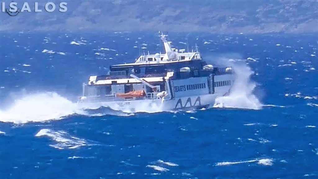 Μάχη με τα κύματα: “Εφιάλτης” για τους επιβάτες του Sifnos Jet