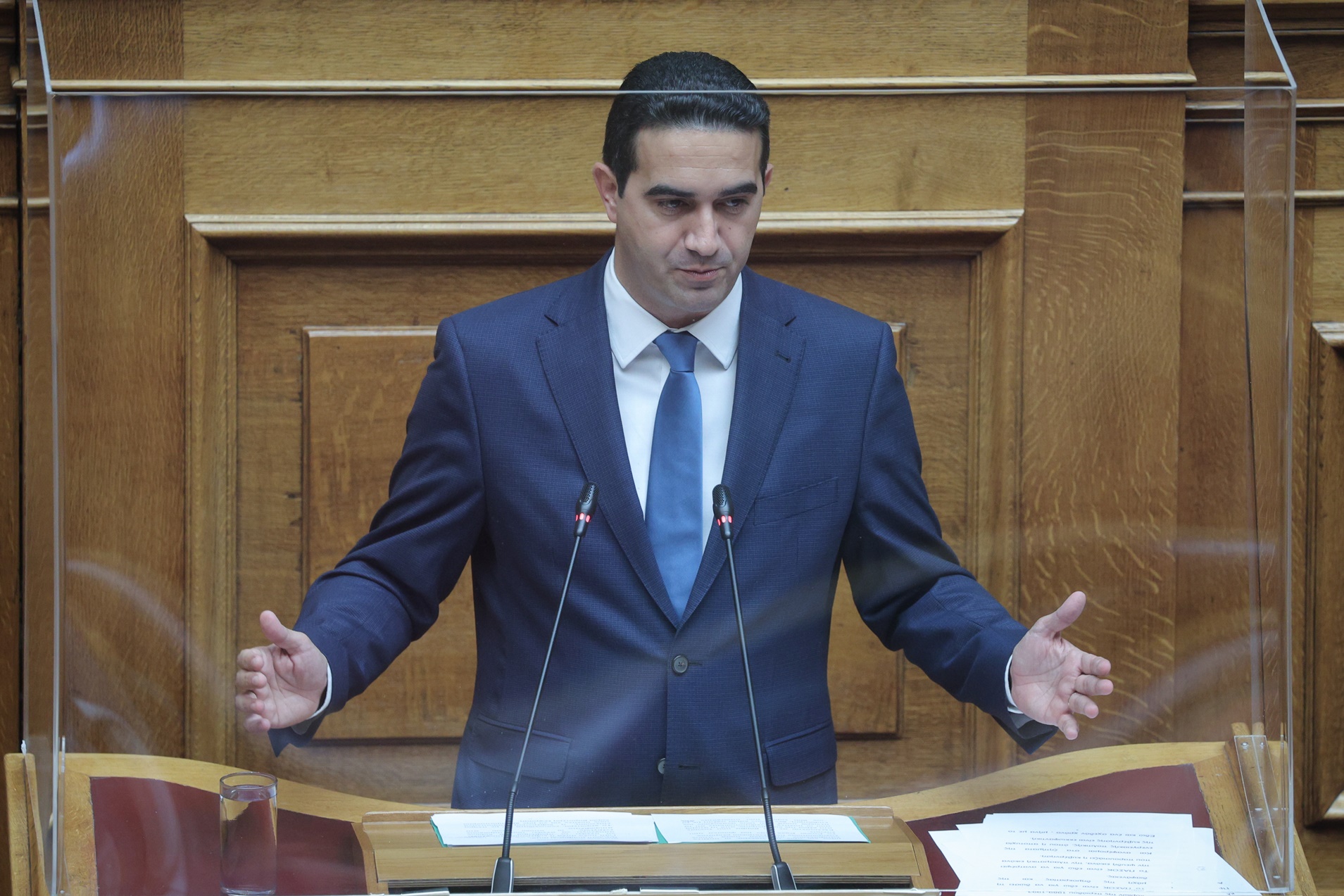 Κατρίνης: Επαναληπτικές βολές κατά της κυβέρνησης