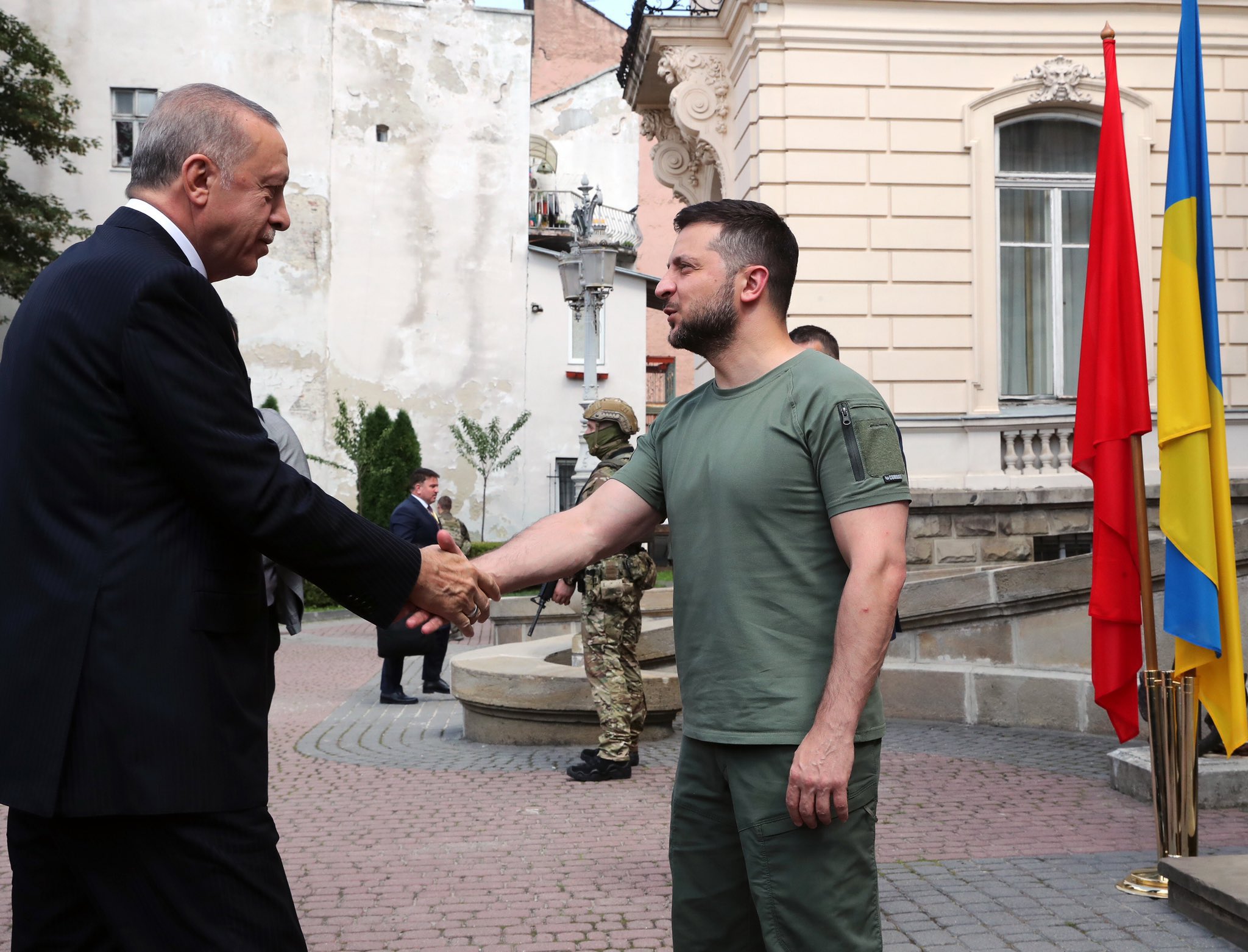 Ερντογάν – Ζελένσκι Ουκρανία: Δεν θέλουμε ένα νέο Τσερνόμπιλ, λέει ο Τούρκος