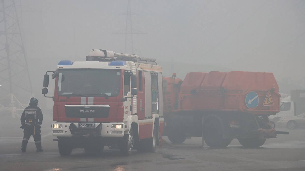 Φωτιά Μόσχα: Πυρκαγιά σε χώρο στρατιωτικής μονάδας