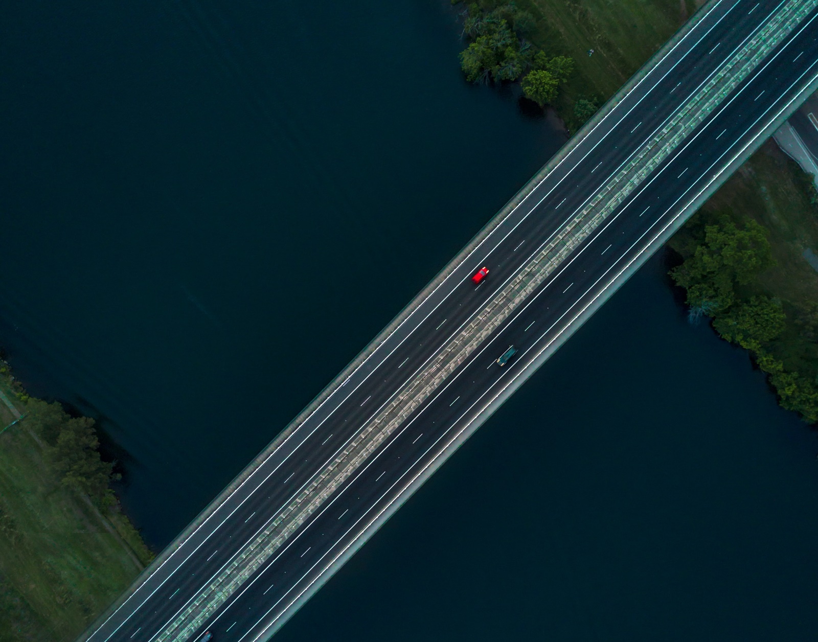 Αυτοκινητόδρομος πάνω από το νερό: Ο συγκλονιστικός Over Water Highway
