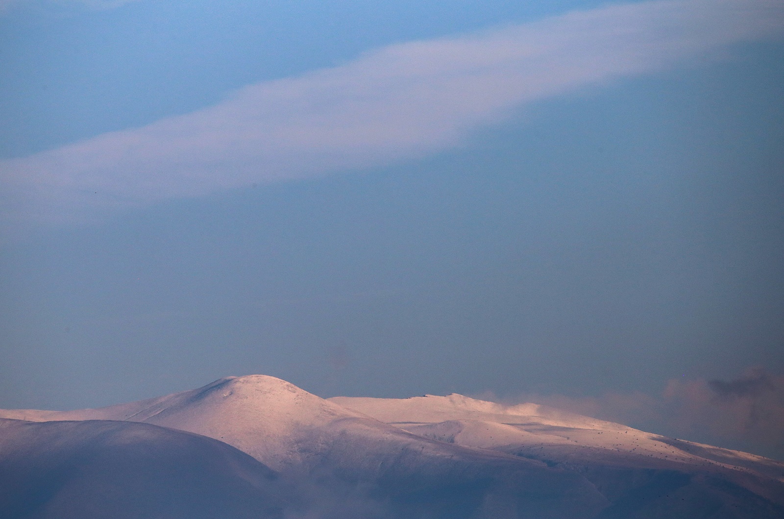 Όλυμπος καιρός: Μετεωρολόγος εξηγεί πώς άσπρισε” το βουνό