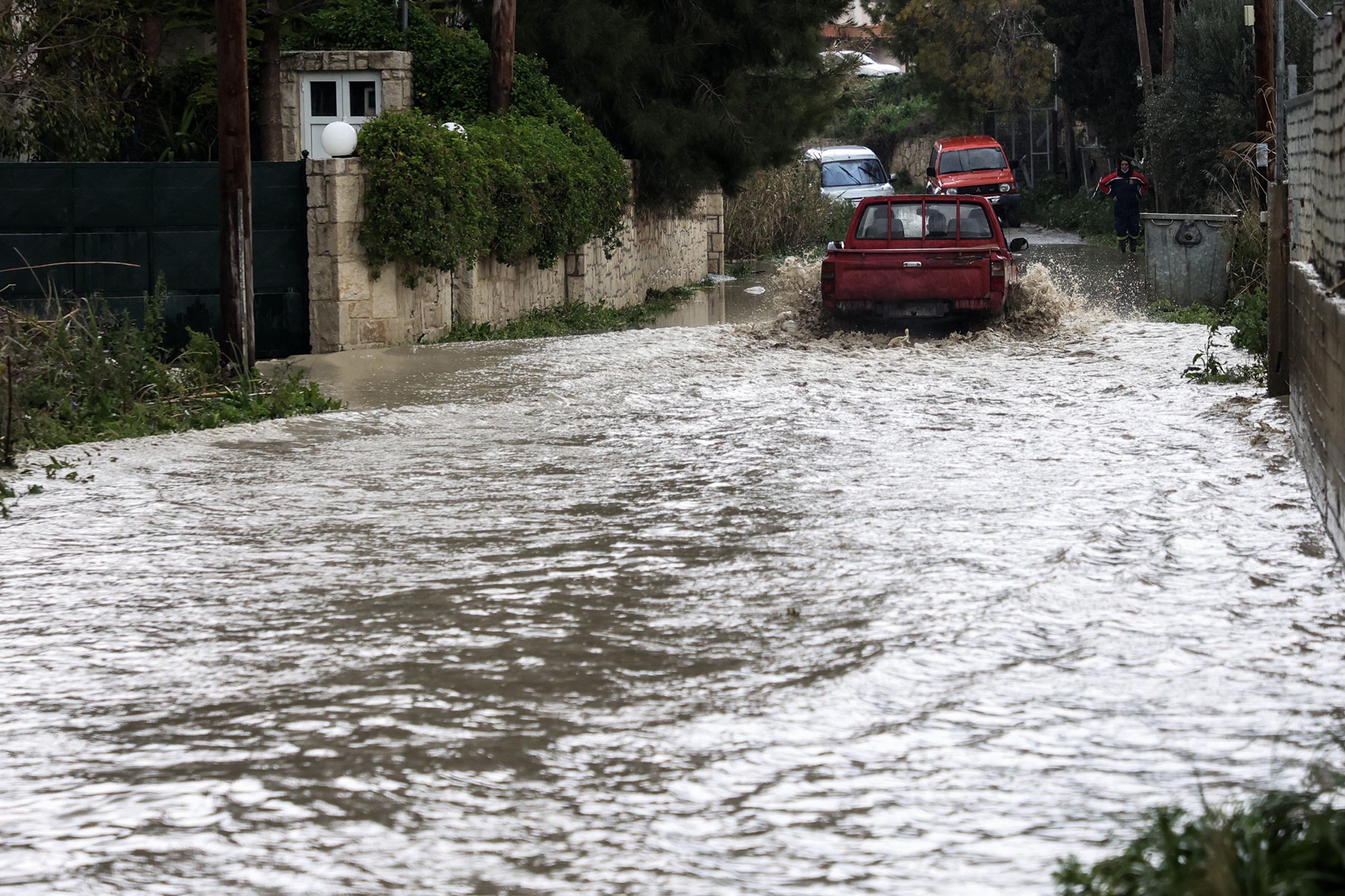 Βόλος κακοκαιρία – τώρα: Πρωτοφανής θύελλα στην περιοχή