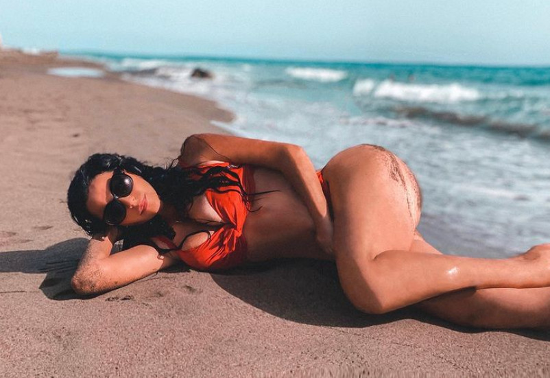 Πόπη Μαλιωτάκη Instagram: Ποζάρει γυμνή στο κρεβάτι της
