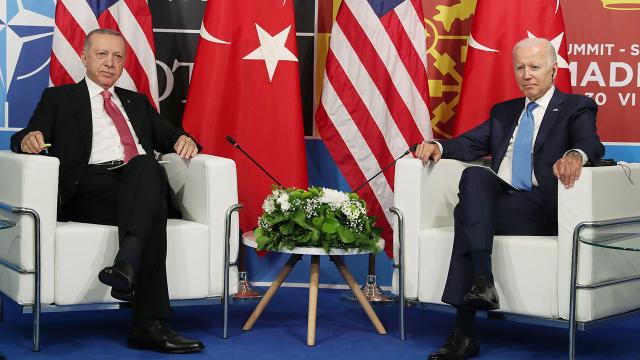 Μπάιντεν – Ερντογάν: Το απαξιωτικό σχόλιο του Τούρκου προέδρου