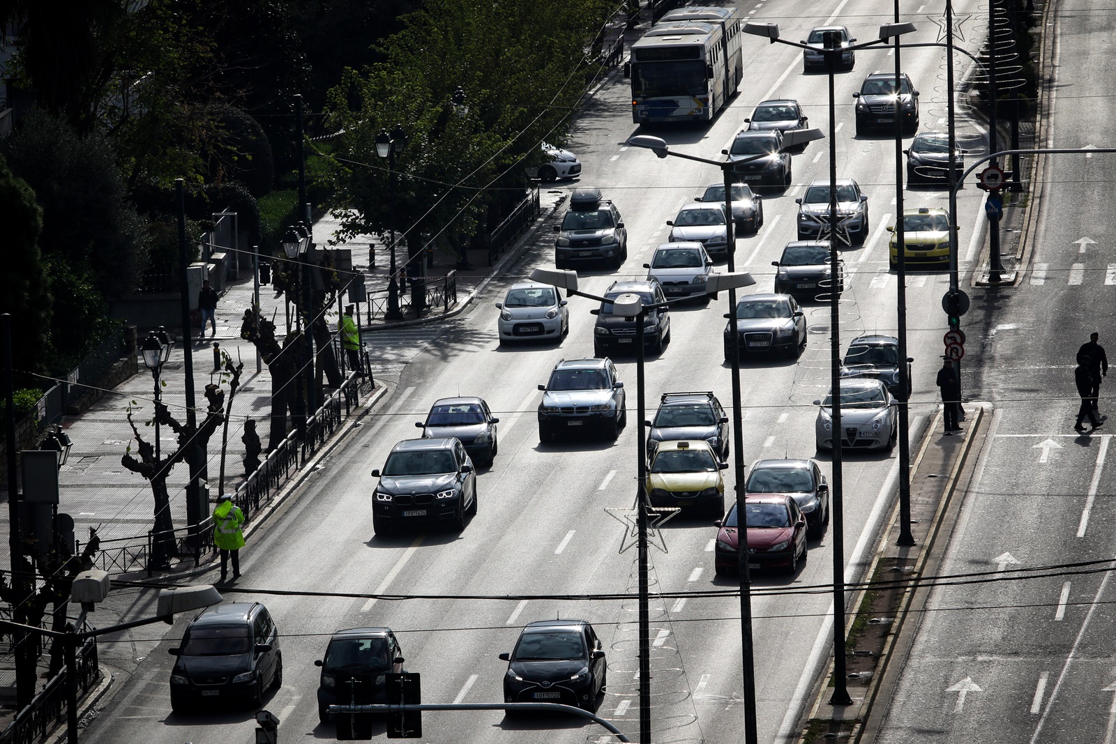 Επιστροφή εκδρομέων: Μποτιλιάρισμα στην Αθηνών – Κορίνθου