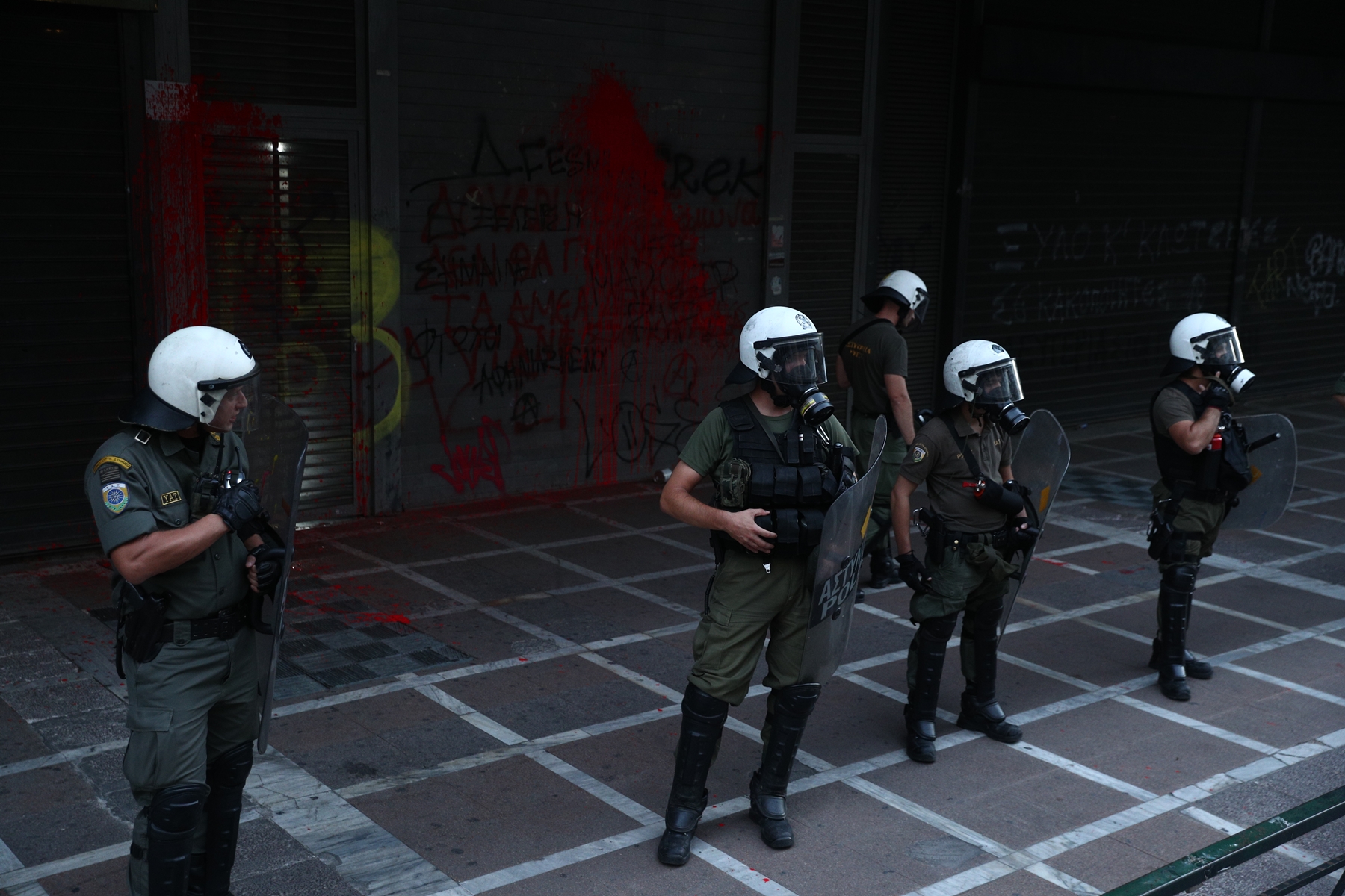 Συλλαλητήριο στα Προπύλαια κατά της πανεπιστημιακής αστυνομίας: Έπεσαν χημικά
