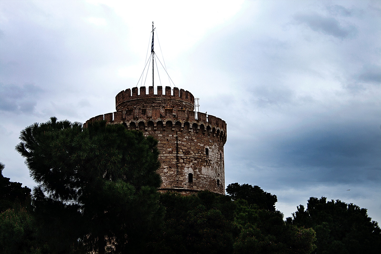 Θερμαϊκός σκουπίδια: Αποκρουστικό το θέαμα που αντικρίζουν οι επισκέπτες