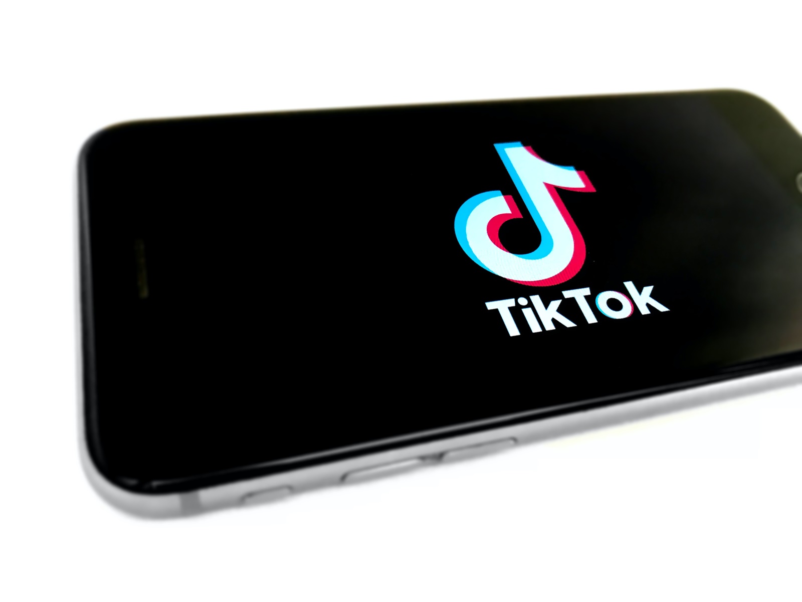 TikTok και προσωπικά δεδομένα παιδιών: Κινδυνεύει με πρόστιμο