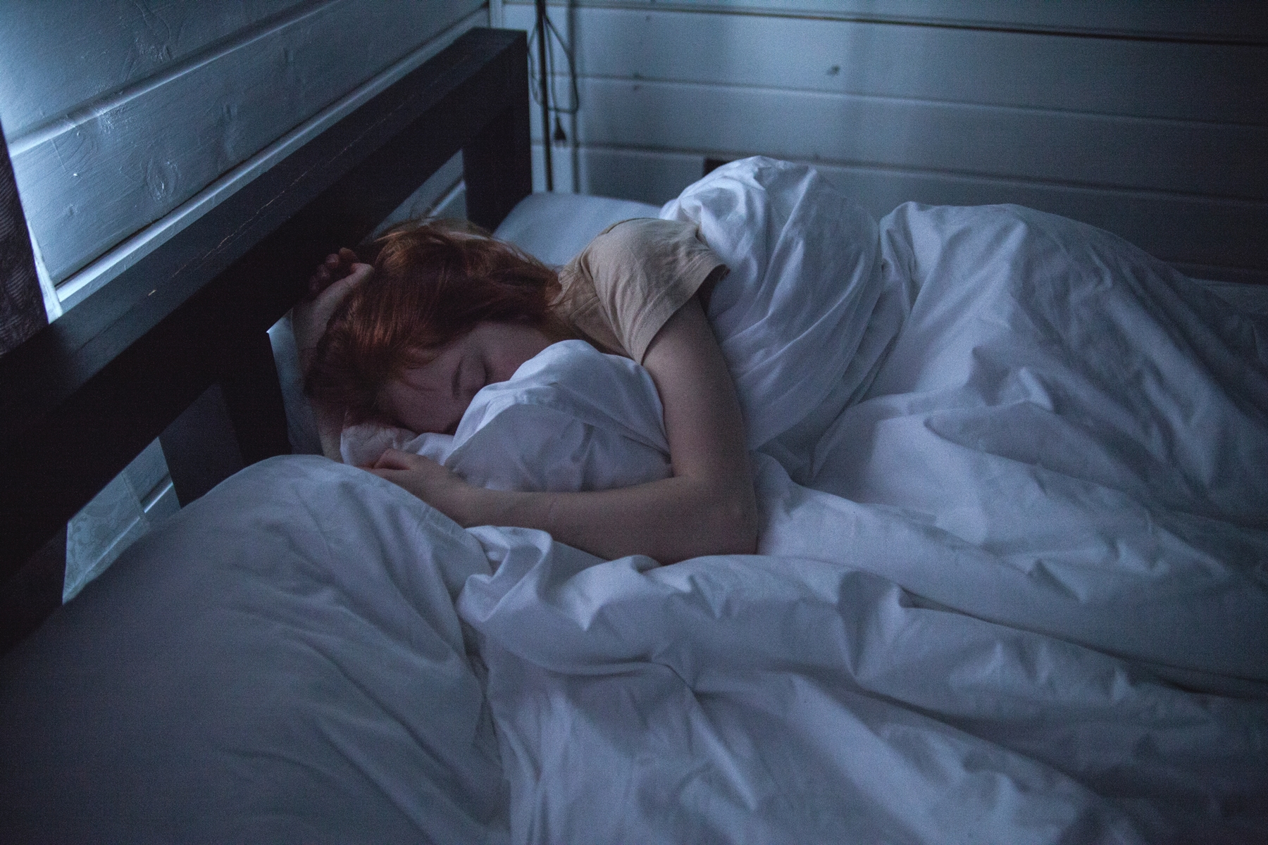 Μετάλλαξη Όμικρον 5 – συμπτώματα: Η ένδειξη που εμφανίζεται στον ύπνο