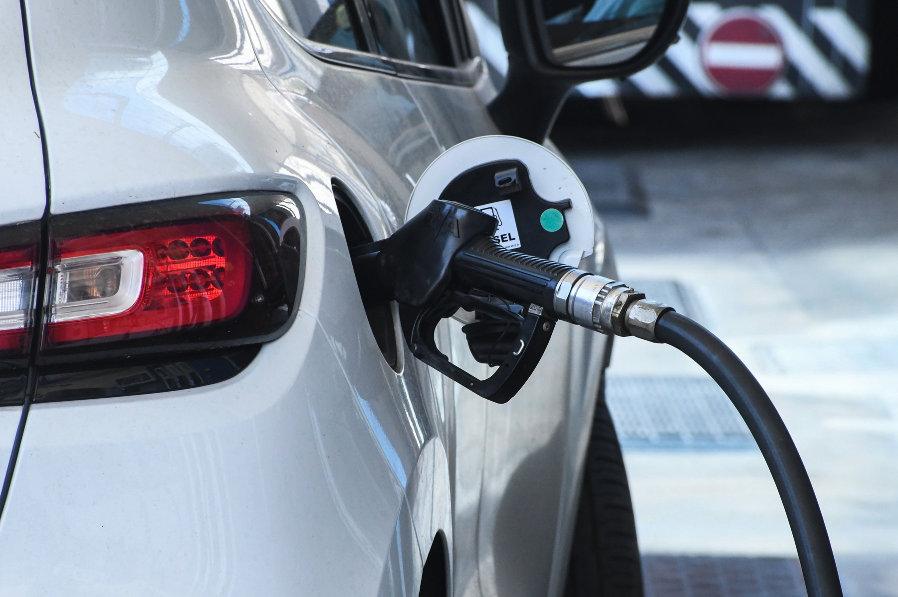 Τιμή βενζίνης – Αττική: Κάτω των 2 ευρώ το λίτρο