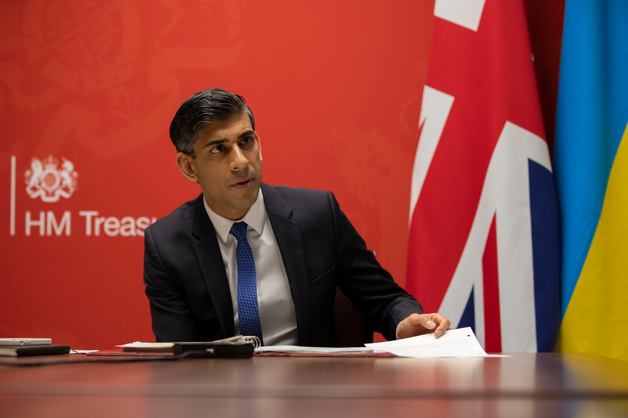 Ομιλία Σούνακ: «Σαν πολιτικό ρομπότ με ξύλινο λόγο» – Πώς τη σχολίασαν τα ΜΜΕ