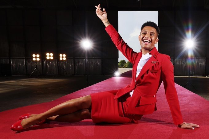 Άνδρες αεροσυνοδοί με φούστα: Νέα εποχή στη Virgin Atlantic