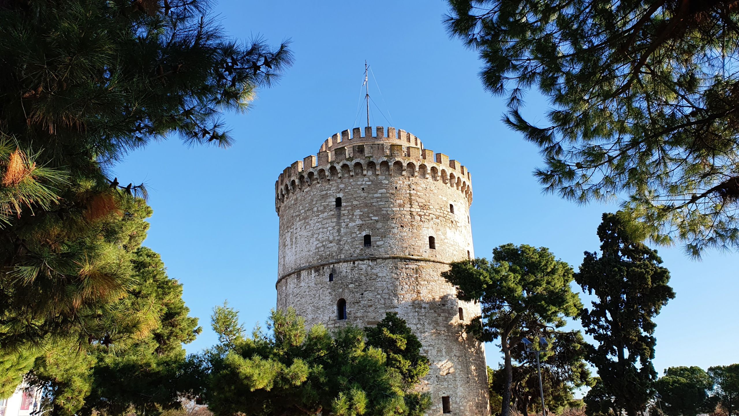 Έπαρση σημαίας στον Λευκό Πύργο: Δείτε το βίντεο