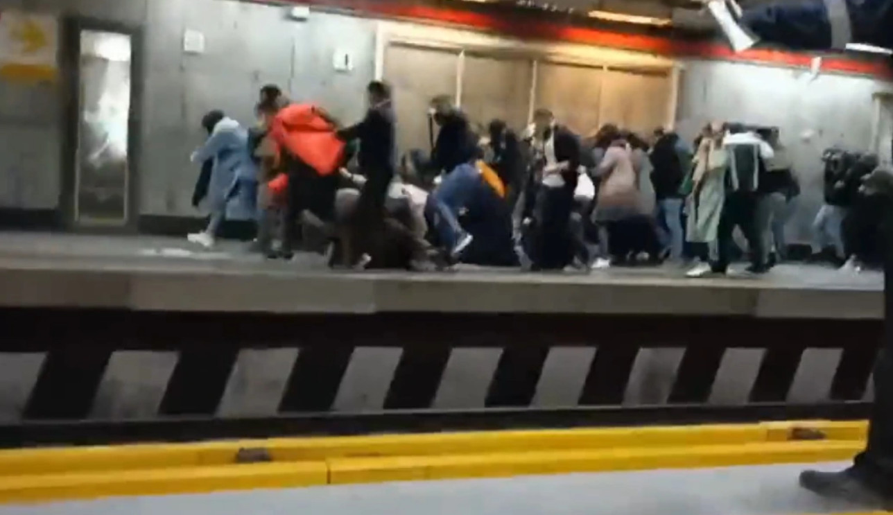 Μετρό Τεχεράνης πυροβολισμοί: Η αστυνομία άνοιξε πυρ ακόμη και μέσα σε σταθμό