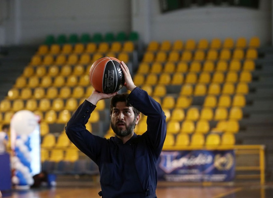 Πατέρας Αντώνιος καταγγελίες: Τι λέει φίλος του 19χρονου