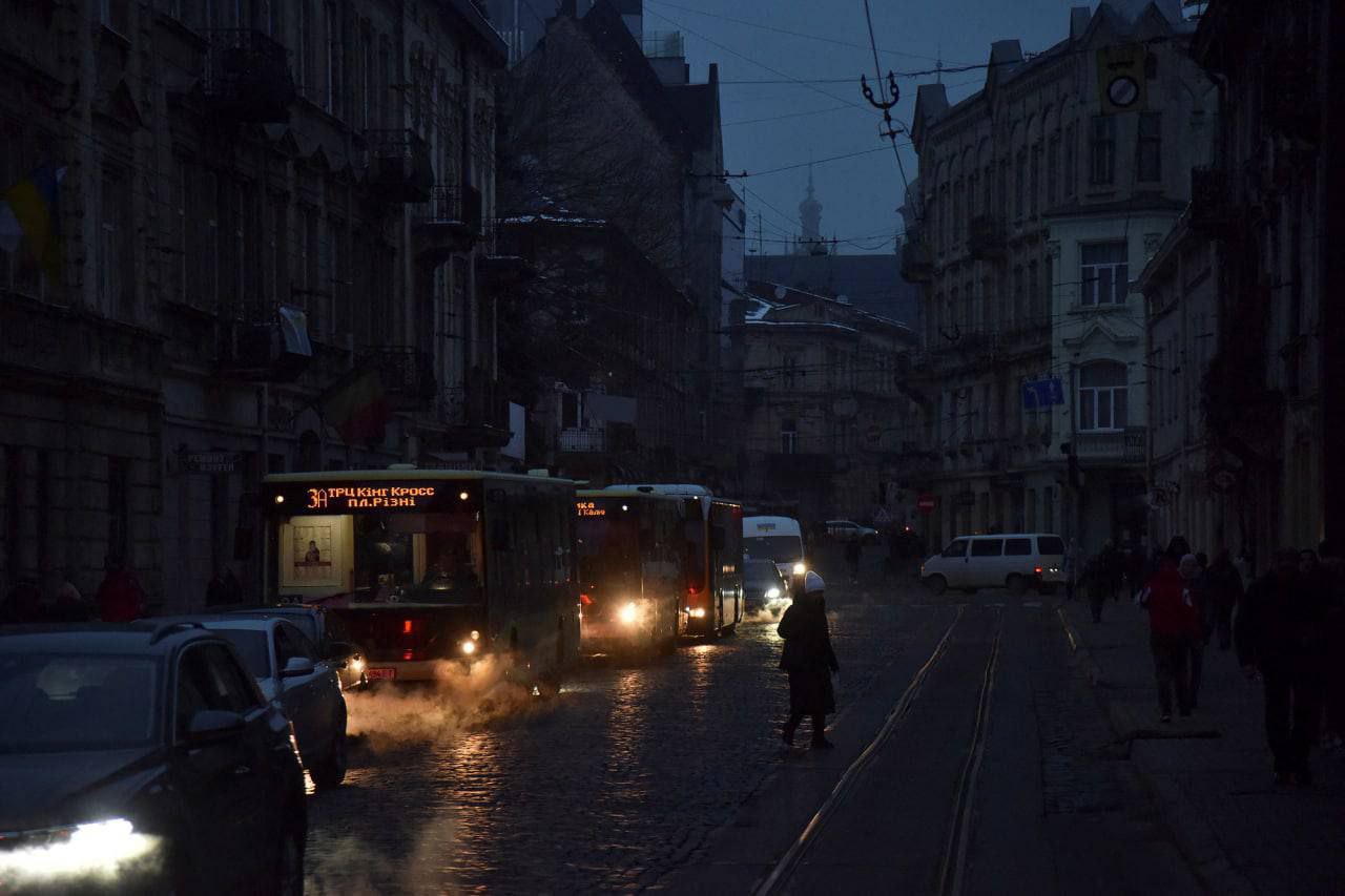 Κίεβο χιόνι: Eκατομμύρια Ουκρανοί χωρίς ρεύμα σε μια παγωμένη πόλη