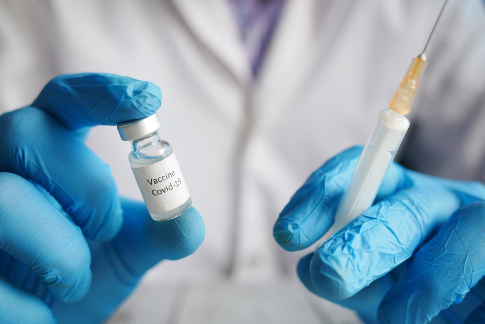 Ανεμβολίαστοι υγειονομικοί επιστροφή – ΣτΕ: «Τέλος» στον υποχρεωτικό εμβολιασμό